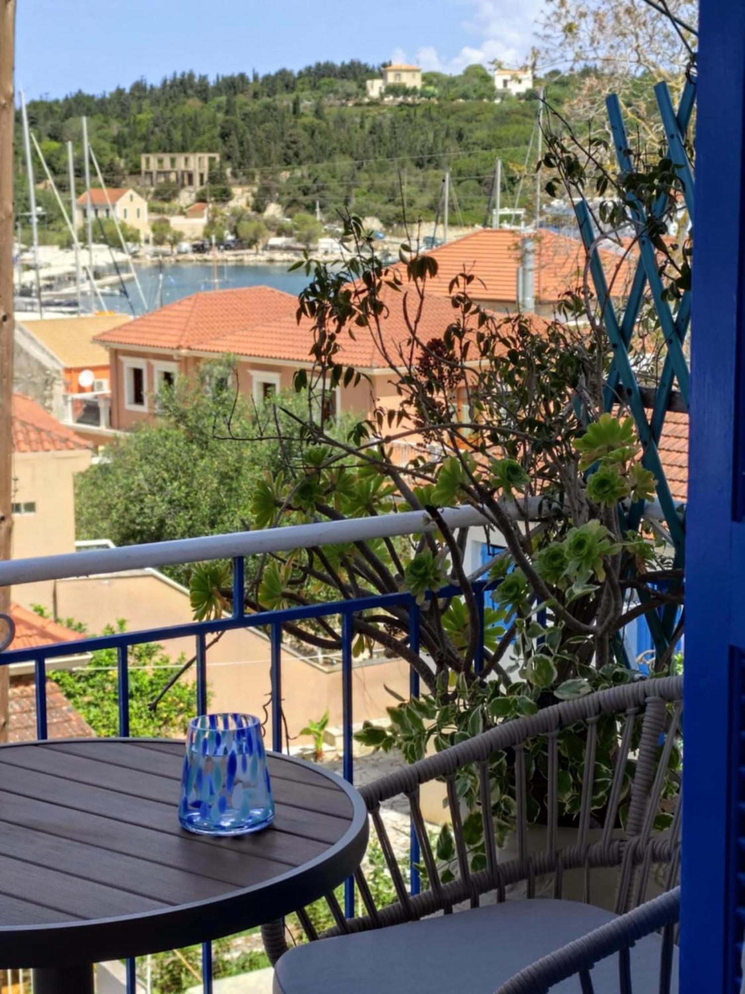 Fiscardo View Apartment フィスカルドン エクステリア 写真